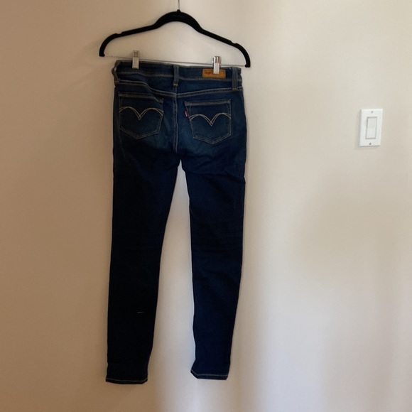Levi’s Demi curve low rise stretch Jean. Like new. - Picture 3 of 3